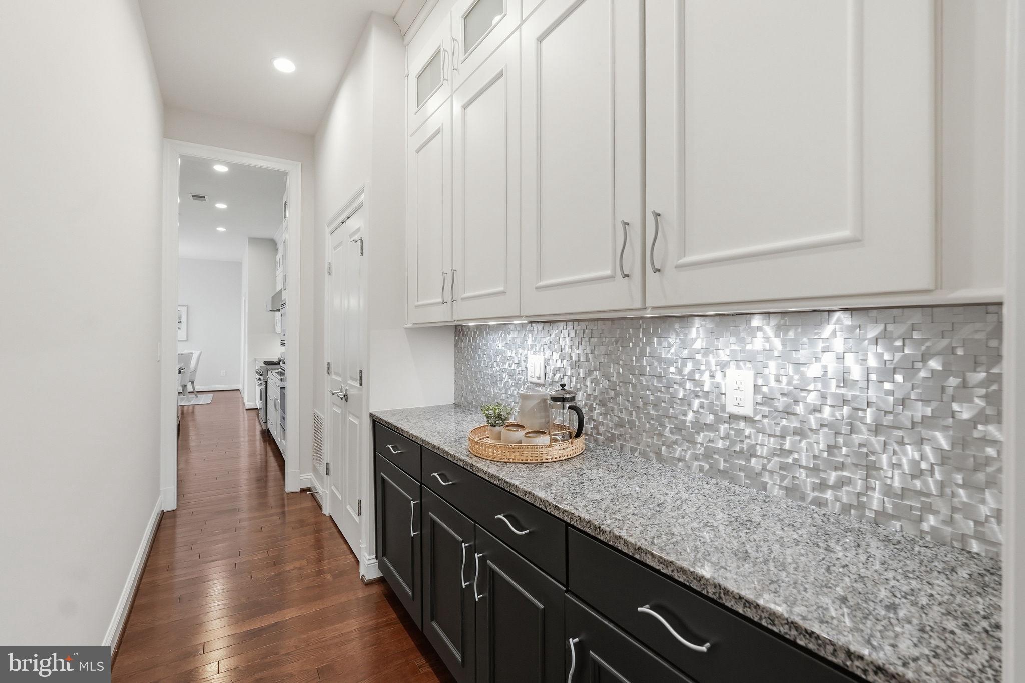 BETHESDA MEWS - Residential