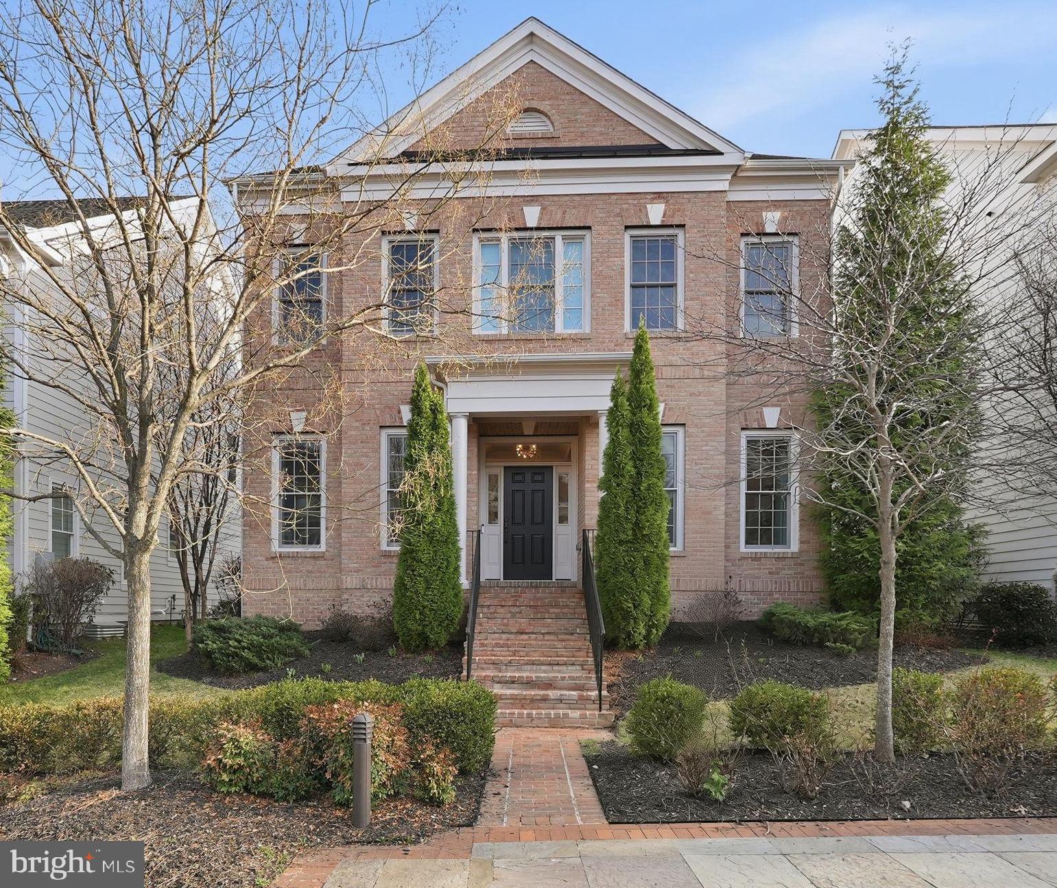 BETHESDA MEWS - Residential