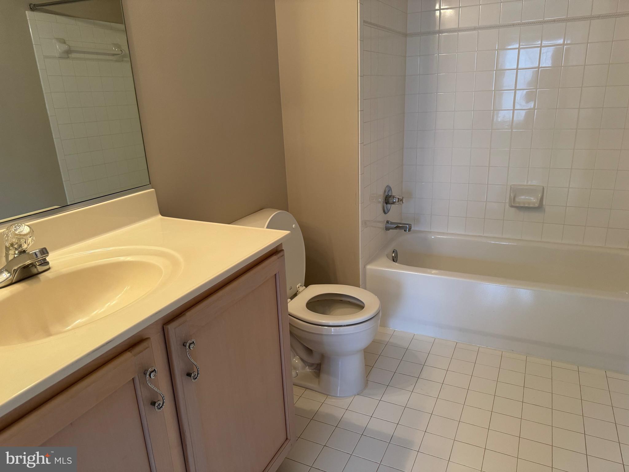 KING FARM BAILEYS COMMON - Residential Lease