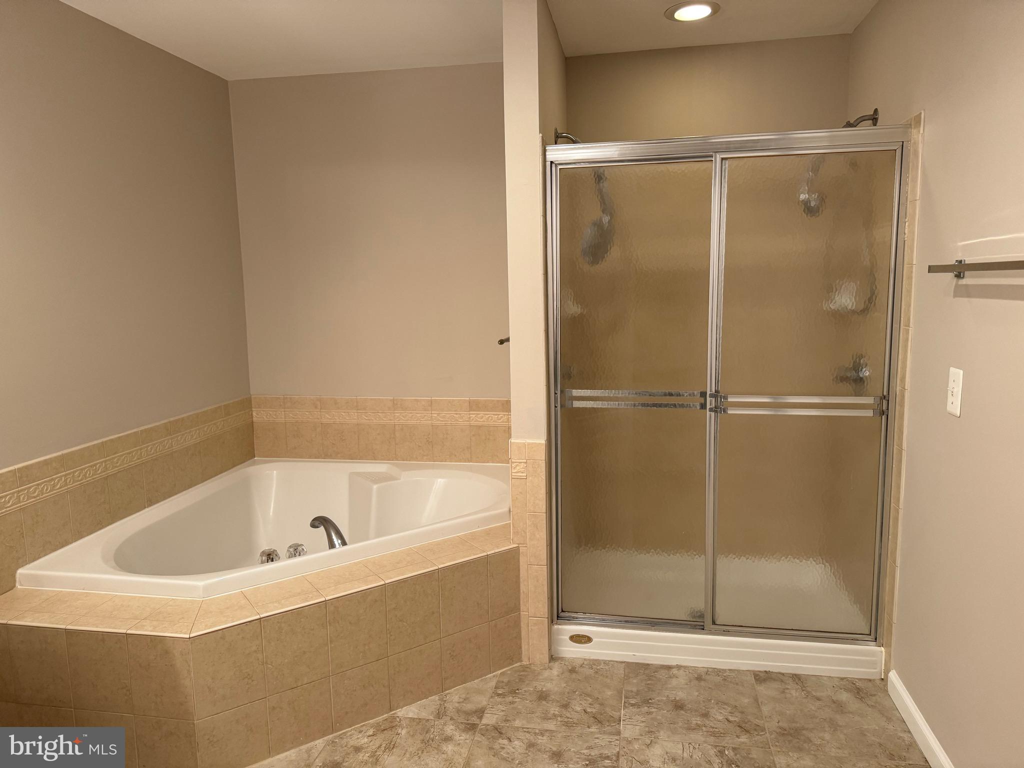 KING FARM BAILEYS COMMON - Residential Lease