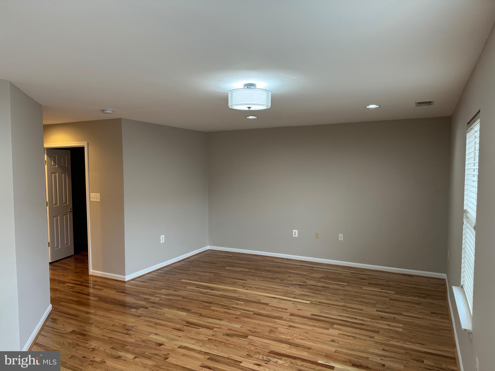 KING FARM BAILEYS COMMON - Residential Lease