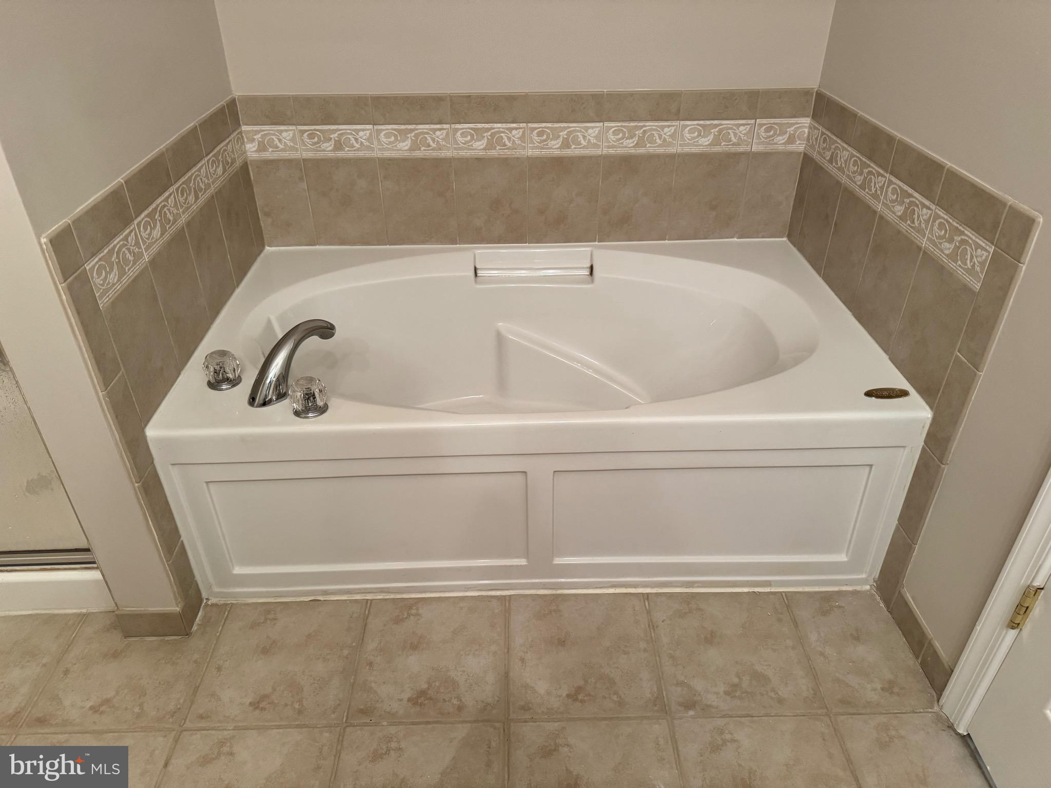 KING FARM BAILEYS COMMON - Residential Lease