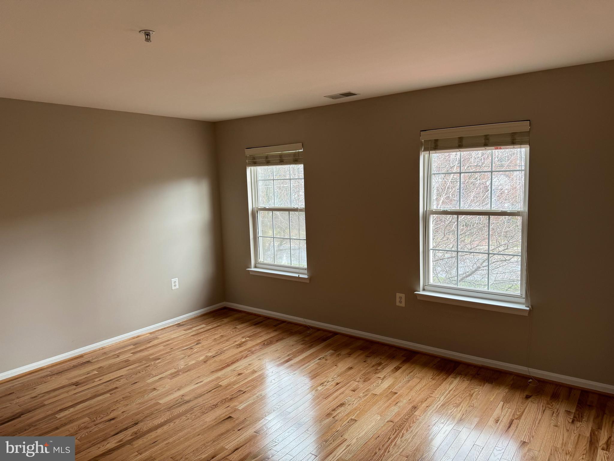 KING FARM BAILEYS COMMON - Residential Lease