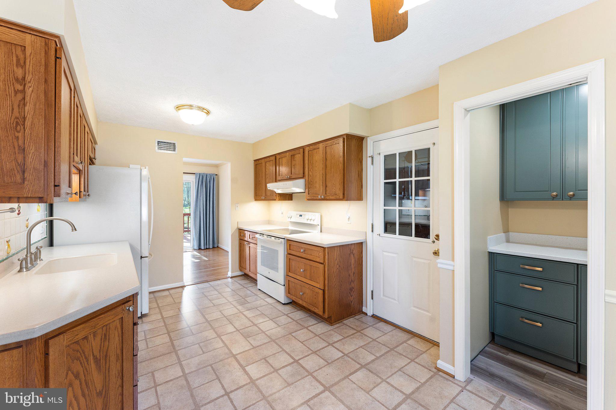 RESTON - Residential