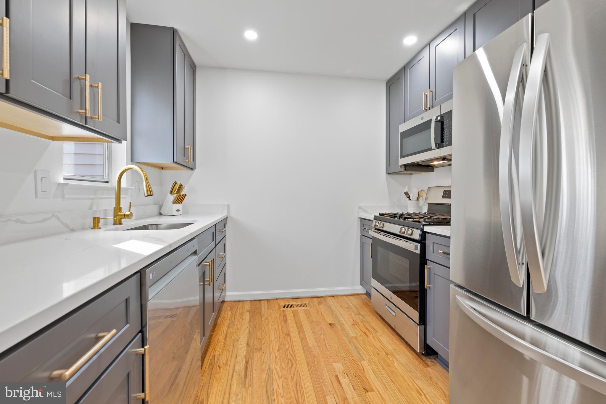 BONIFANT WOODS - Residential