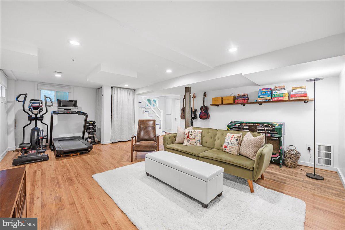 CHEVY CHASE - Residential