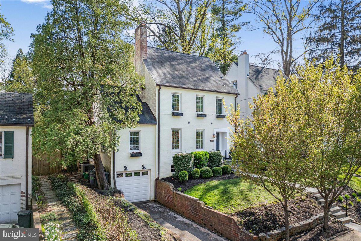 CHEVY CHASE - Residential