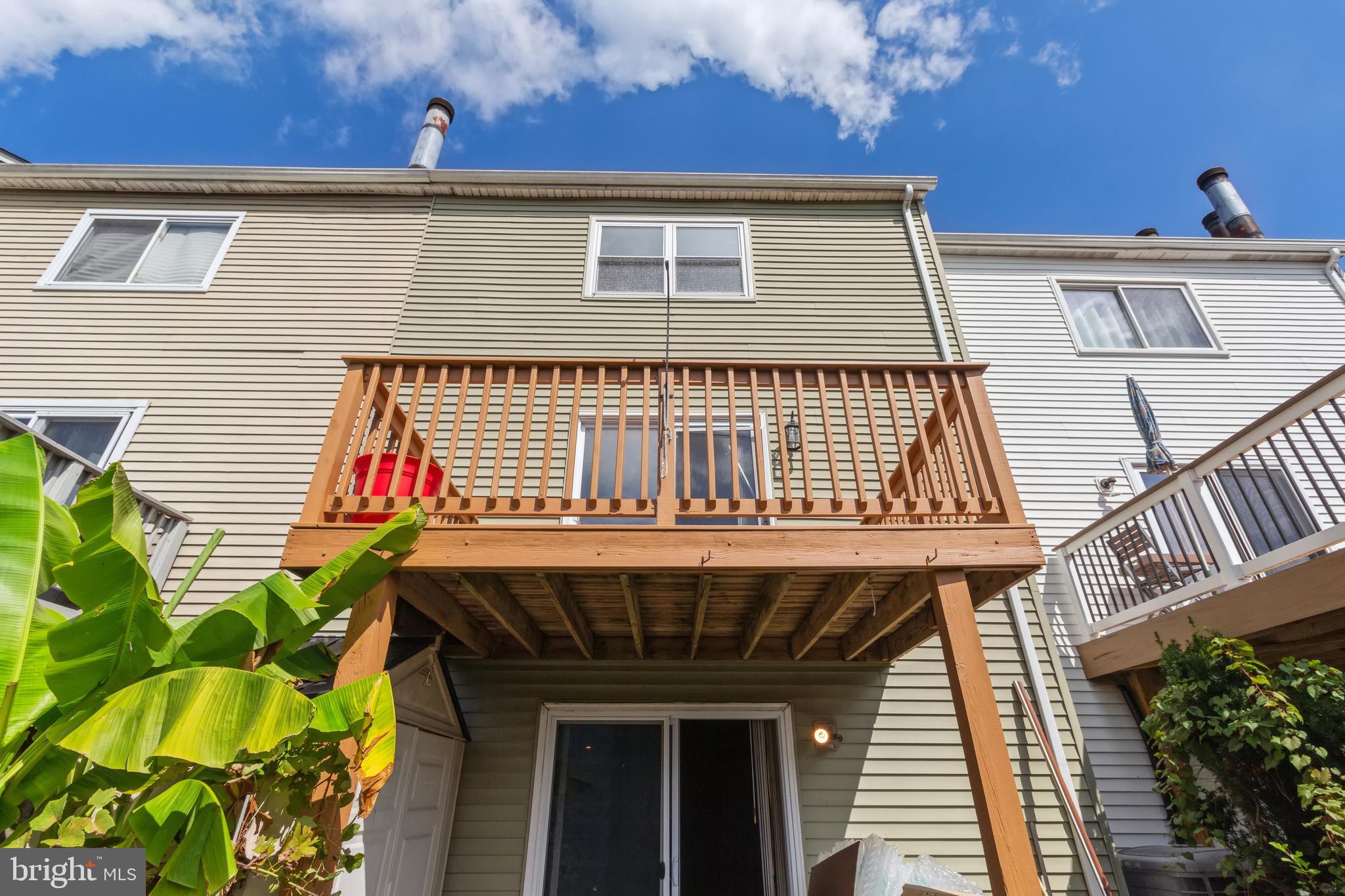 HUNT MEADOW - Residential