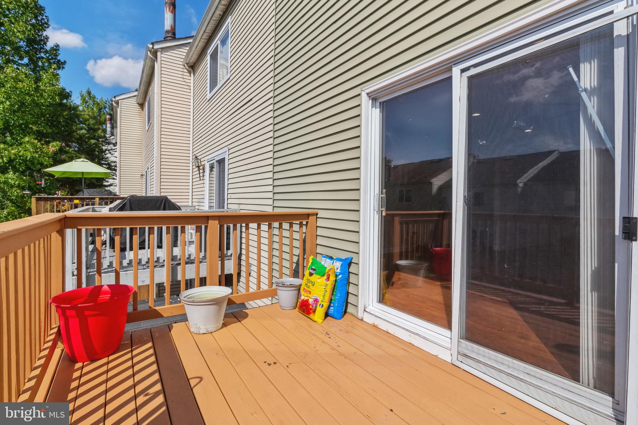 HUNT MEADOW - Residential