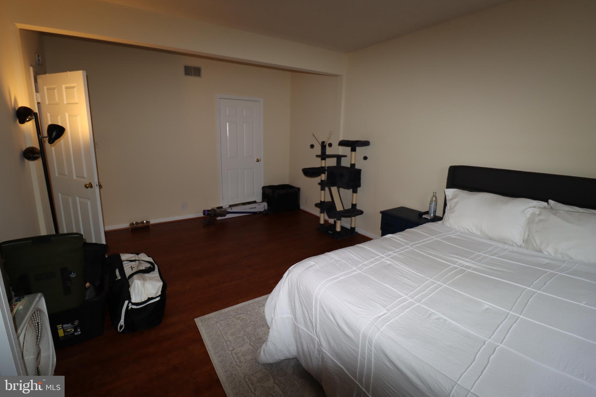 CEDAR WOODS - Residential Lease