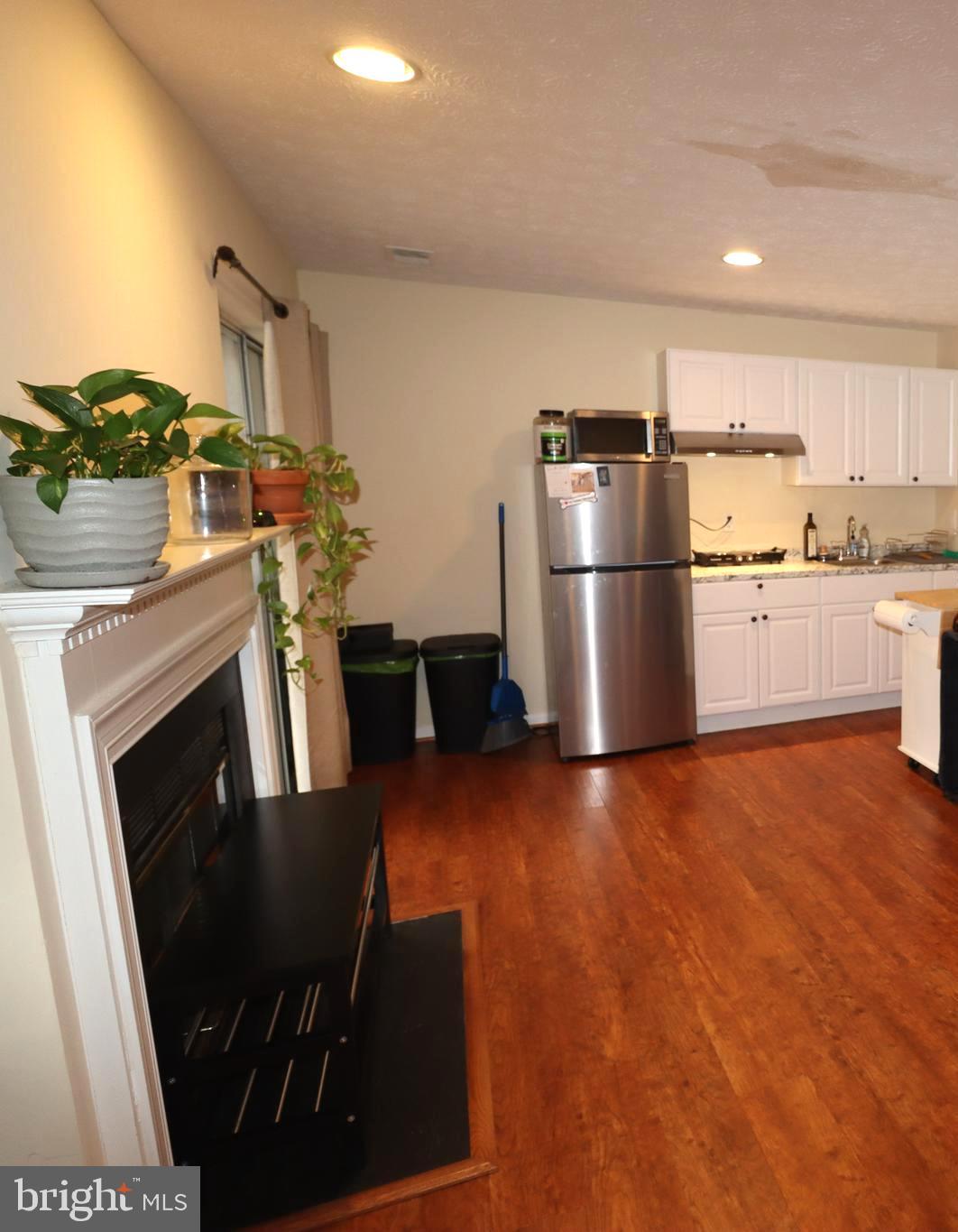 CEDAR WOODS - Residential Lease