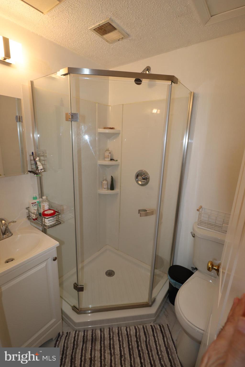 CEDAR WOODS - Residential Lease