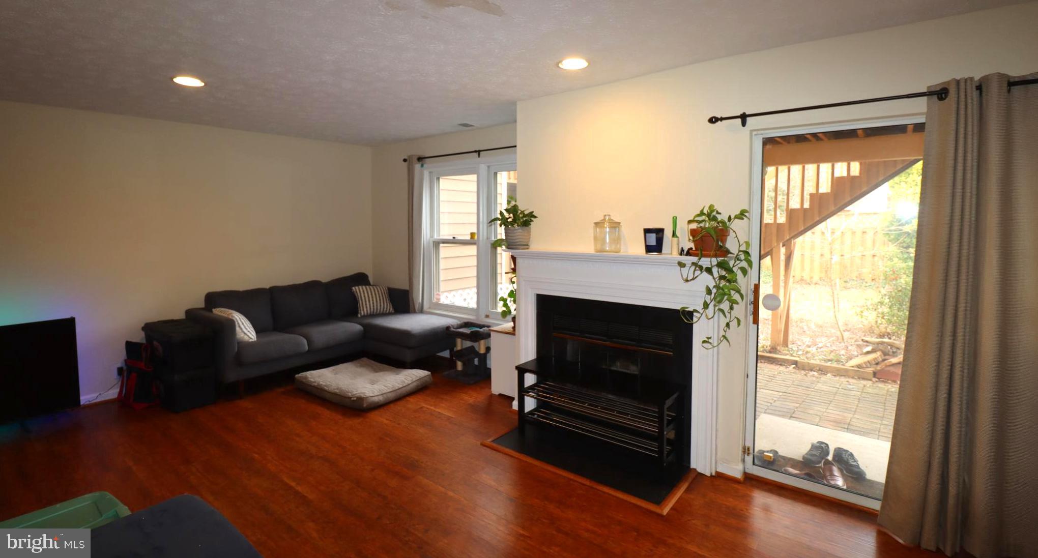 CEDAR WOODS - Residential Lease