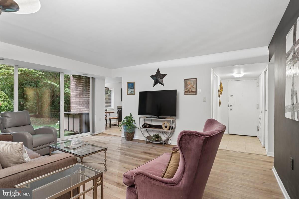 NORTHGATE SQUARE - Residential