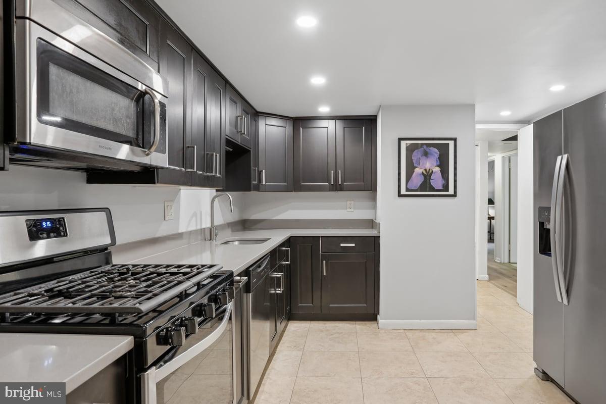 NORTHGATE SQUARE - Residential