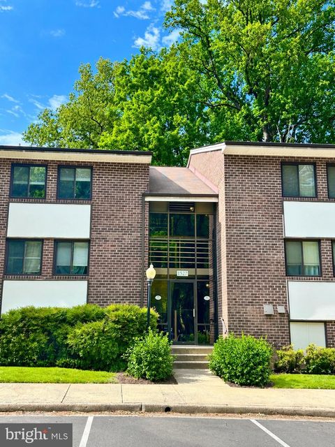 Photo of 1527 - 1c Northgate Square, RESTON, VA 20190 (MLS # VAFX2306240)