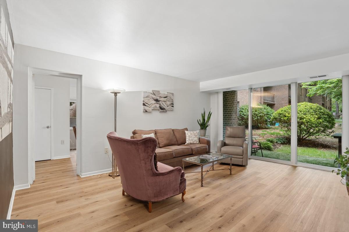 NORTHGATE SQUARE - Residential