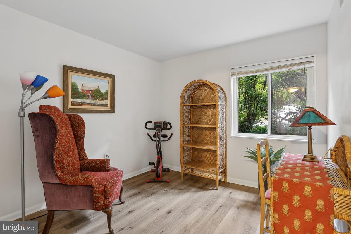 NORTHGATE SQUARE - Residential