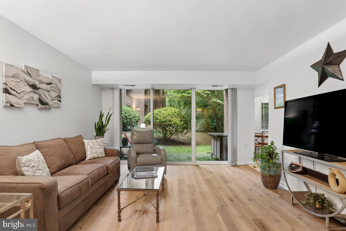 NORTHGATE SQUARE - Residential