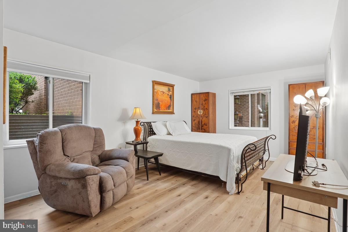 NORTHGATE SQUARE - Residential