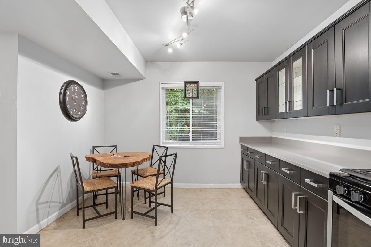 NORTHGATE SQUARE - Residential