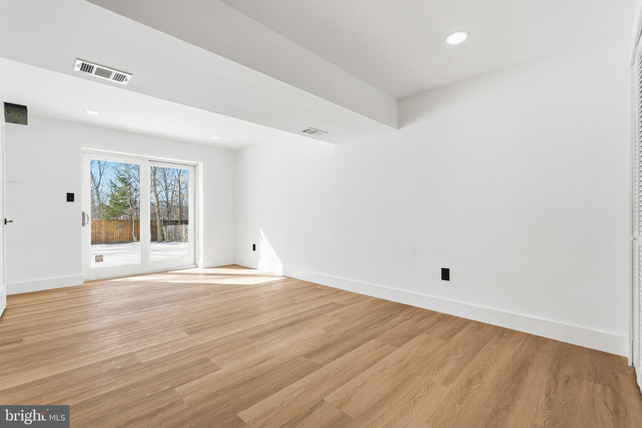 SHAKER WOODS - Residential