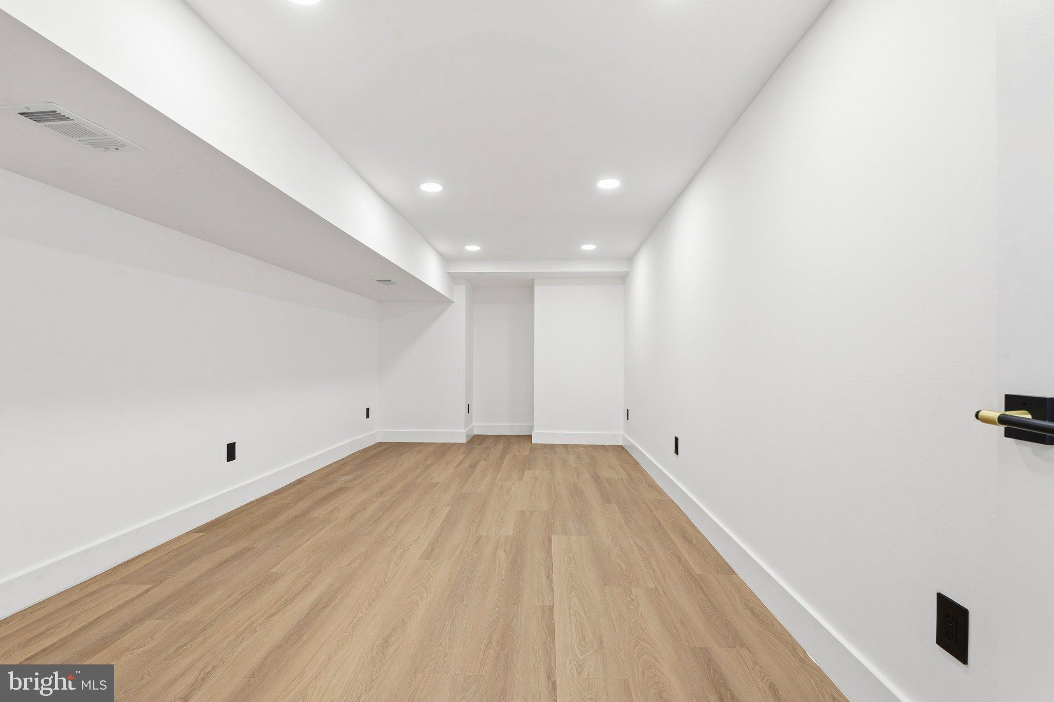 SHAKER WOODS - Residential