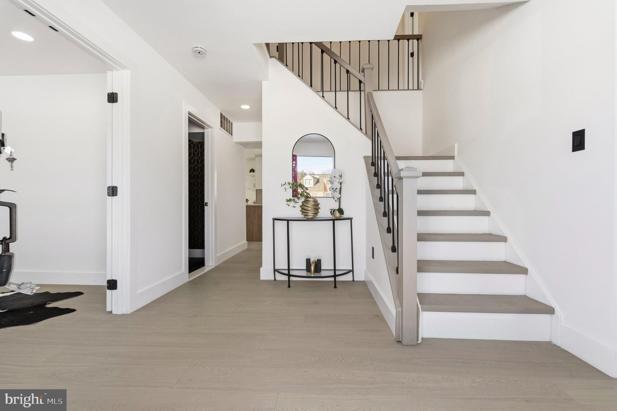 12011 MEADOWVILLE COURT