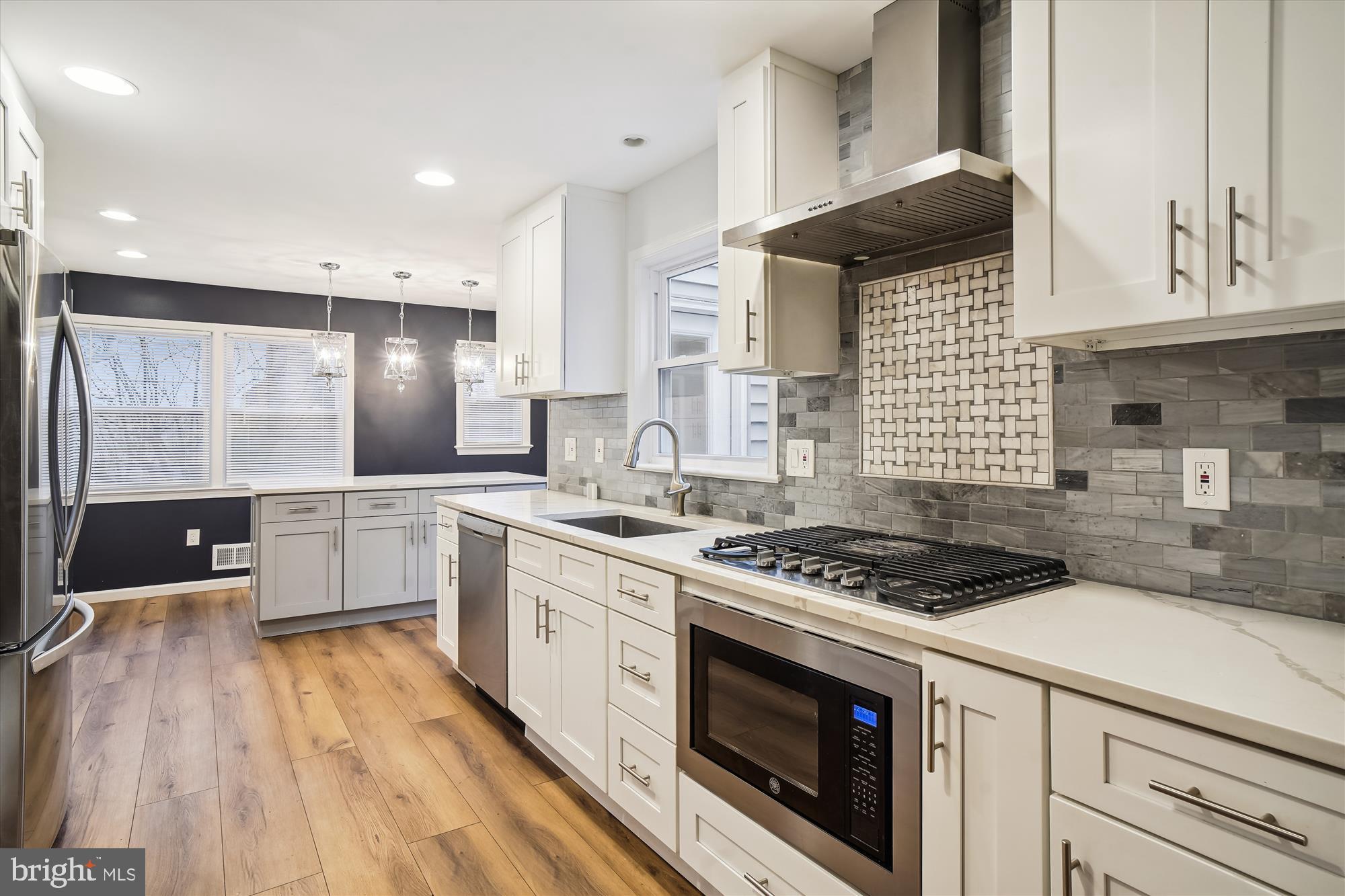 HIGHLAND STONE - Residential Lease