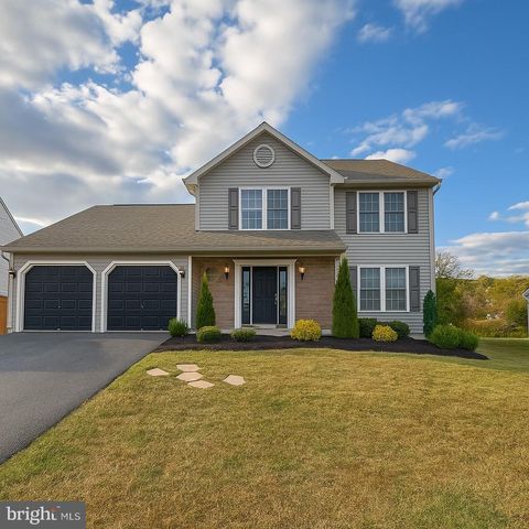 Photo of 164 Birdsong Way, POTTSTOWN, PA 19464 (MLS # PAMC2158578)