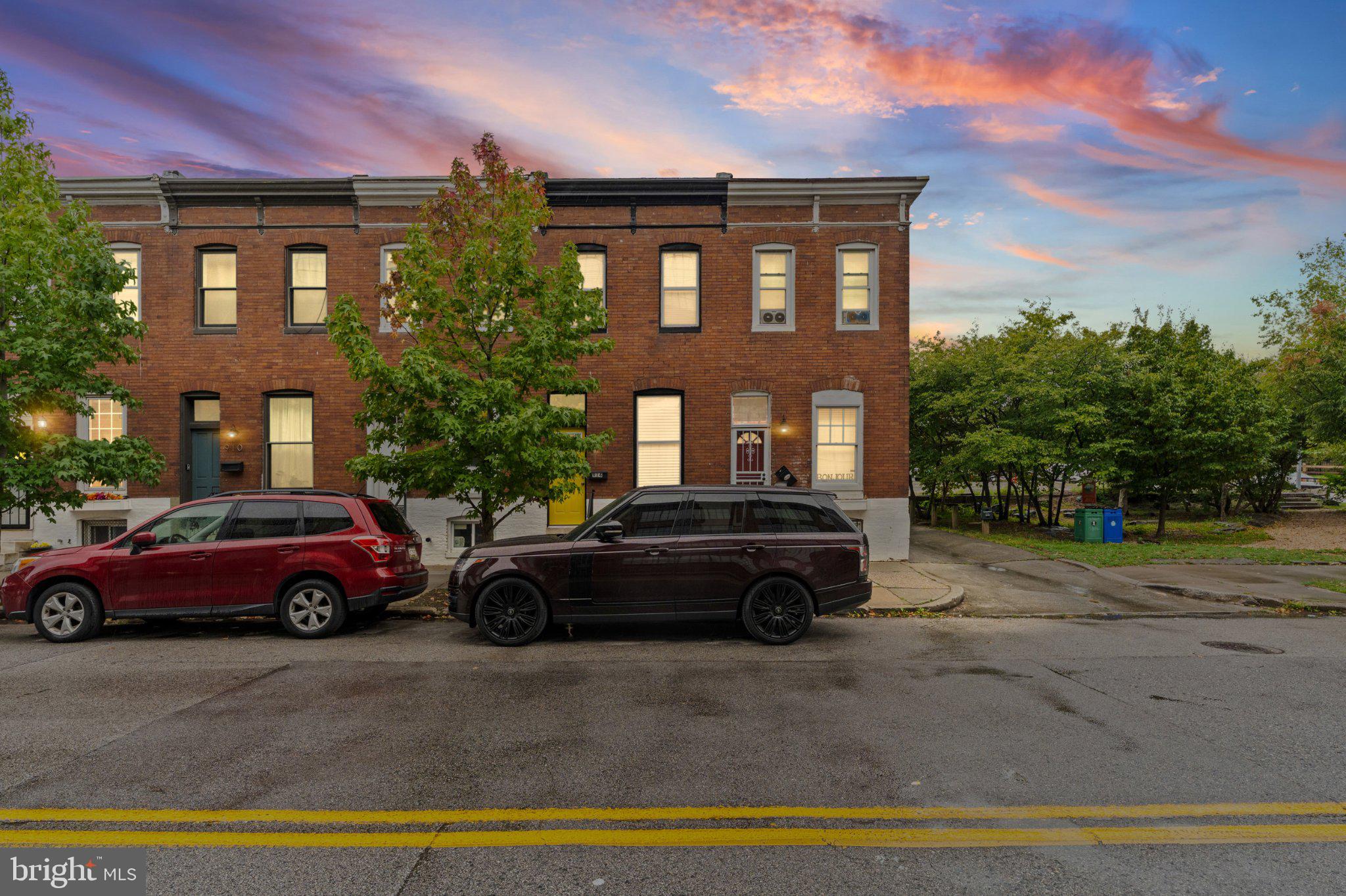 914 N MILTON AVENUE