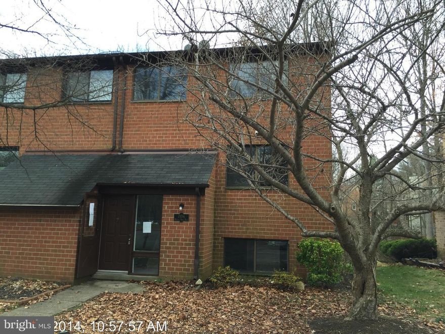 DON'T MISS THIS LOVELY END UNIT BRICK HOME IN LAKE ELKHORN WITH OPEN FLOOR-PLAN, UPDATED EAT-IN KIT WITH NEW APPLIANCES. BRAND NEW DECK OFF LIV.RM. FRESHLY PAINTED AND NEW CARPET THRU-OUT. WALKOUT TO STONE PATIO & FENCED YARD.CPRA FEE. PROPERTY SOLD AS-IS.See attachment for PAS requirements and WFHM offer submittal information in MLS document section.