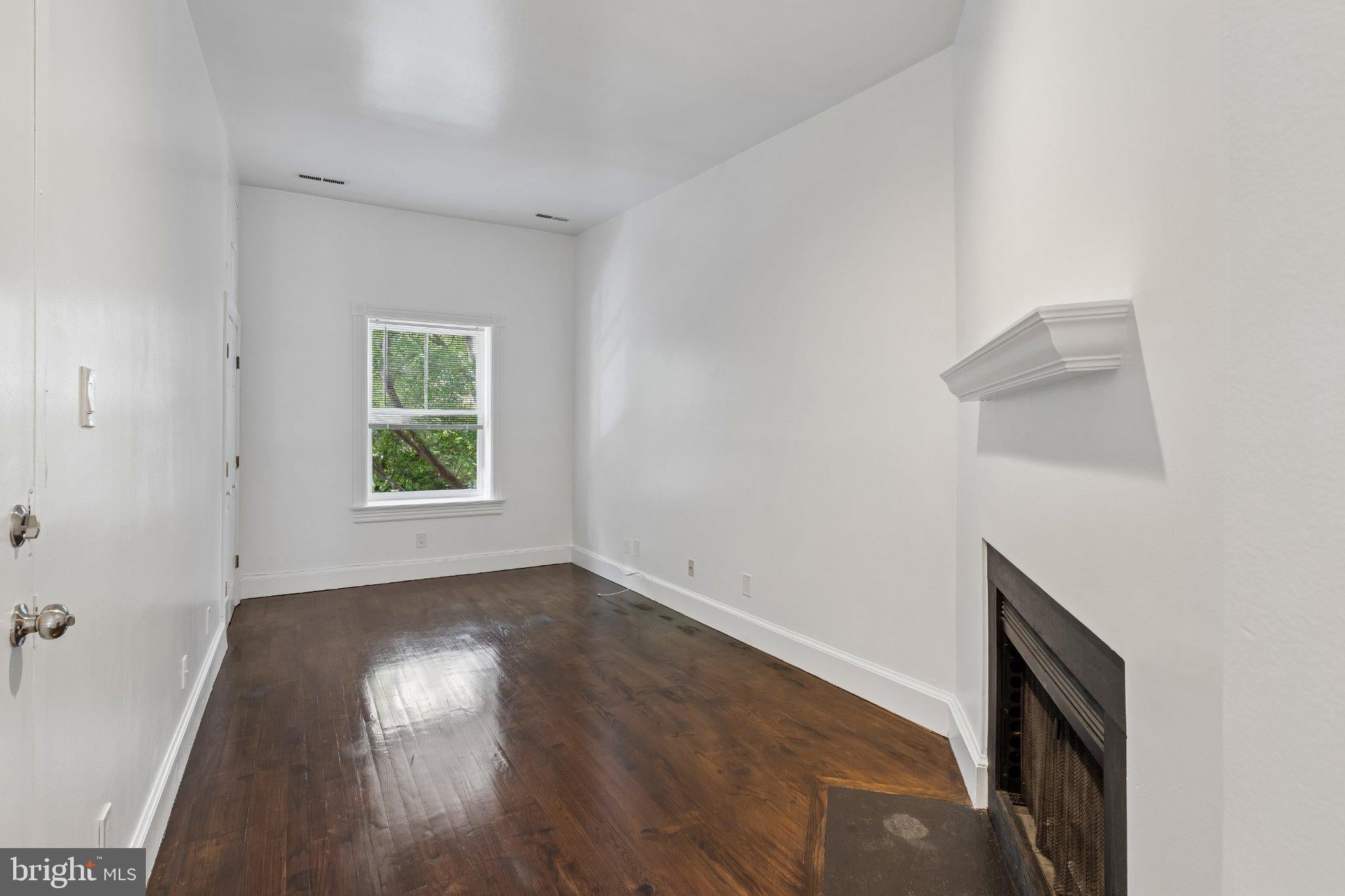 2139 NEWPORT PLACE NW