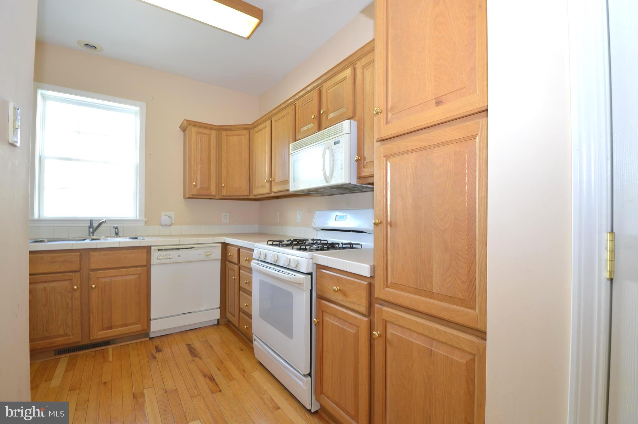 HOWARD SQUARE - Residential Lease