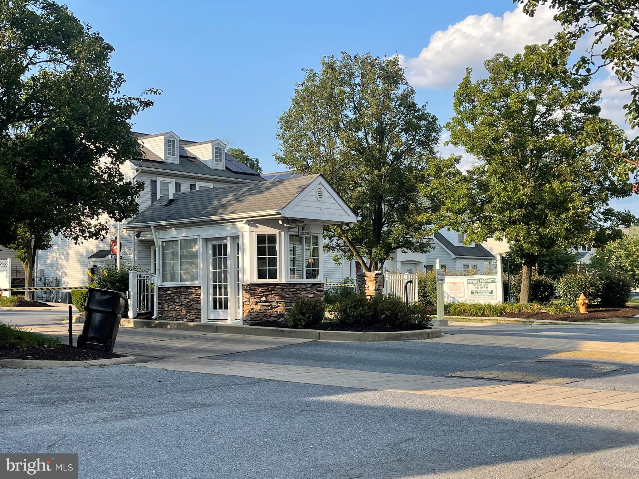 HOWARD SQUARE - Residential Lease