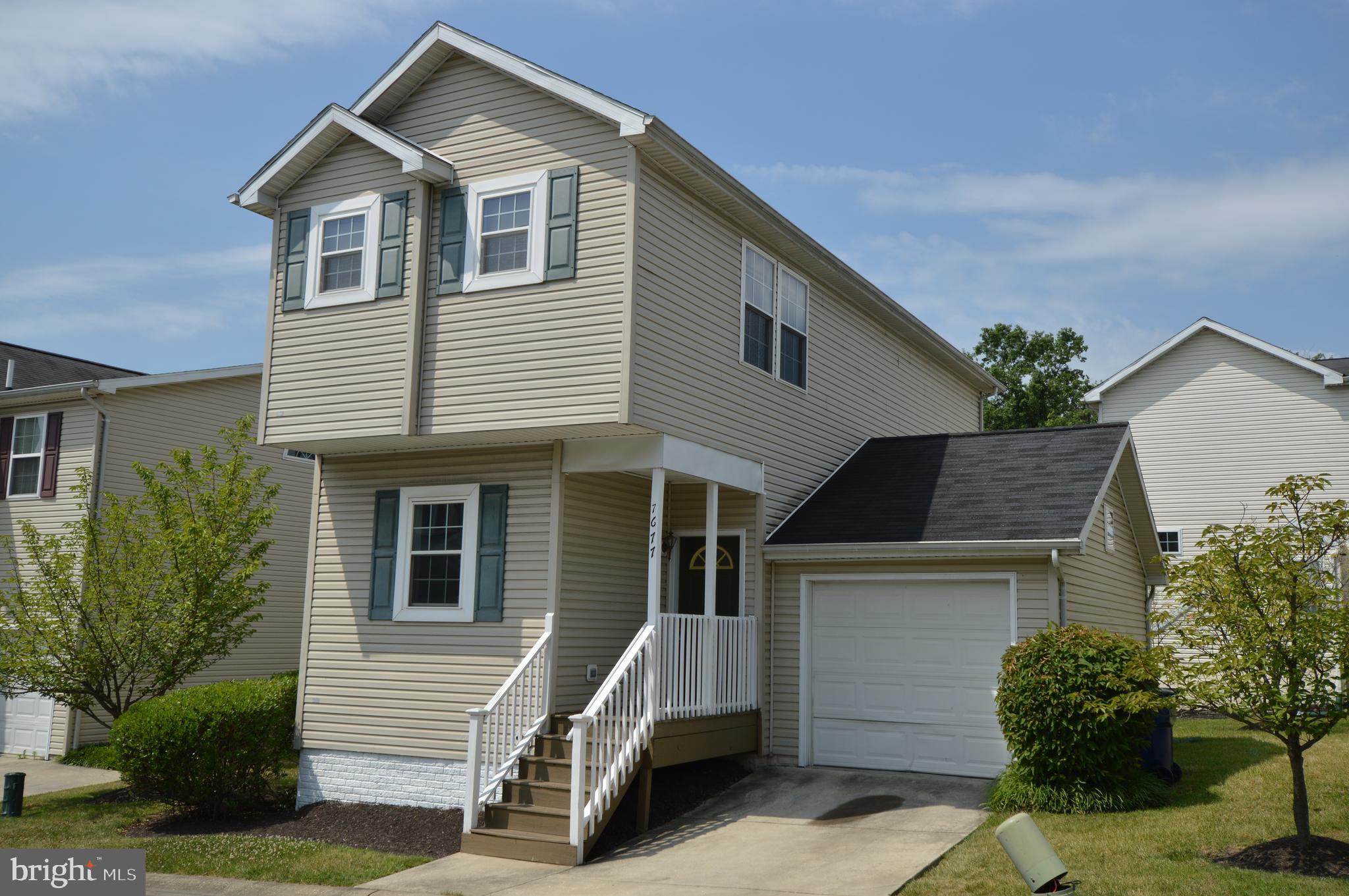 HOWARD SQUARE - Residential Lease