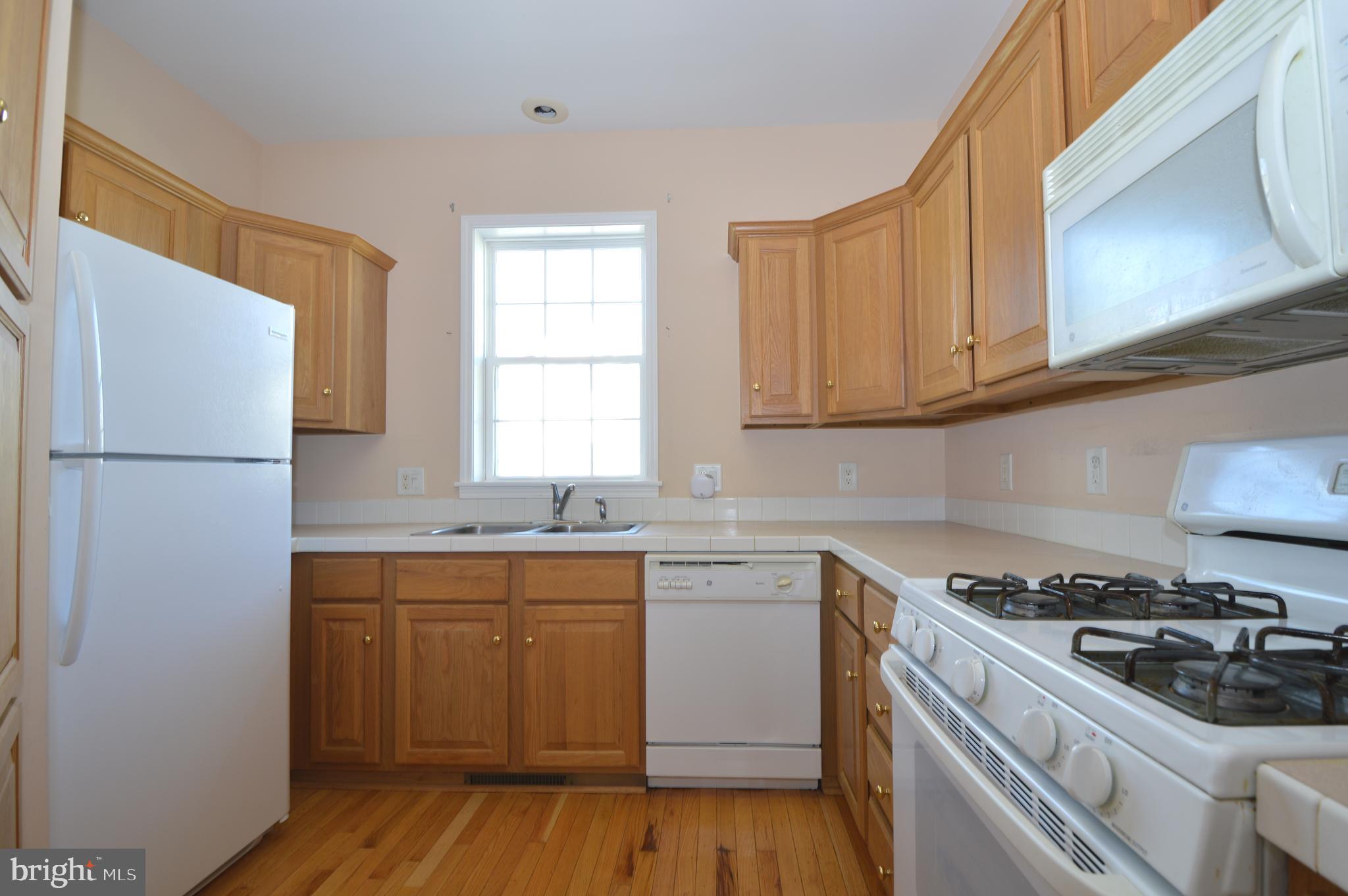 HOWARD SQUARE - Residential Lease