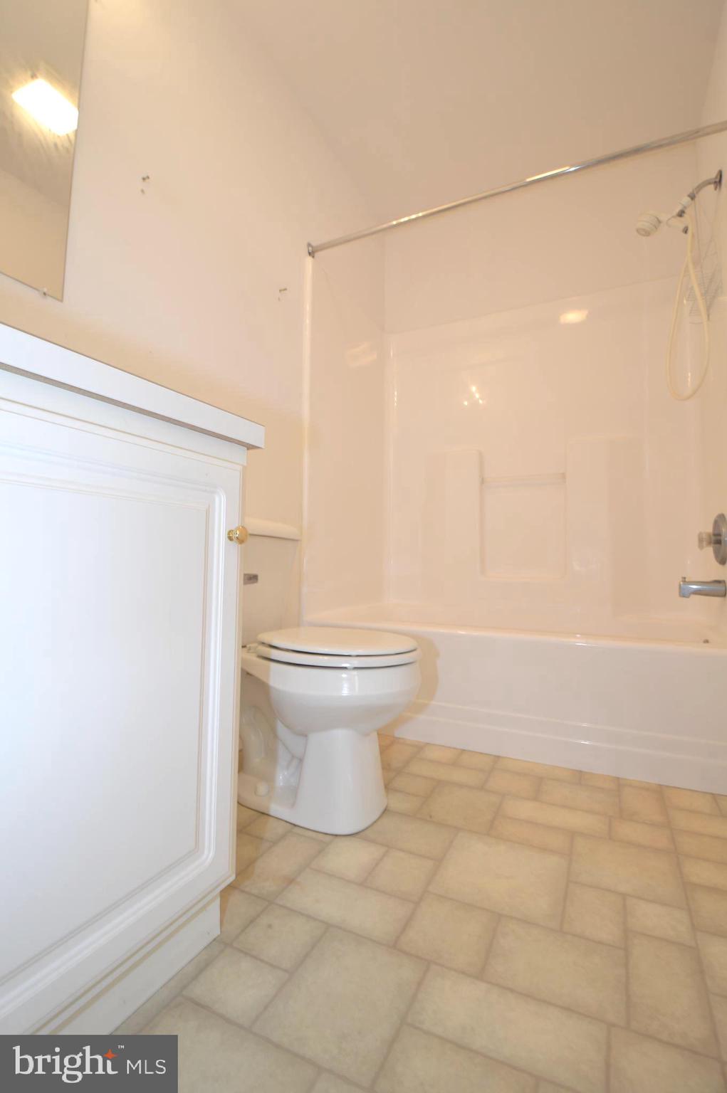 HOWARD SQUARE - Residential Lease