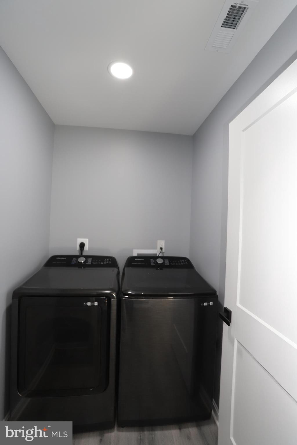 MEADOWBROOK - Residential