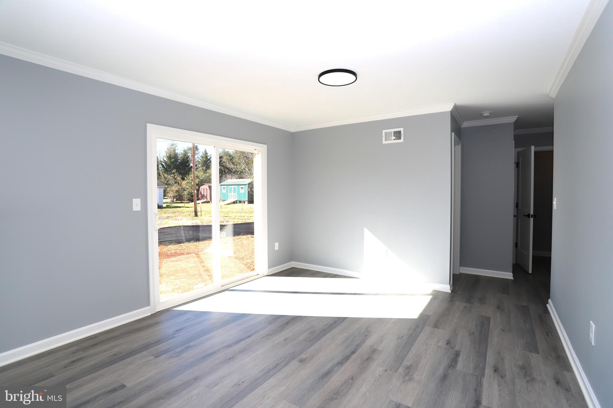 MEADOWBROOK - Residential