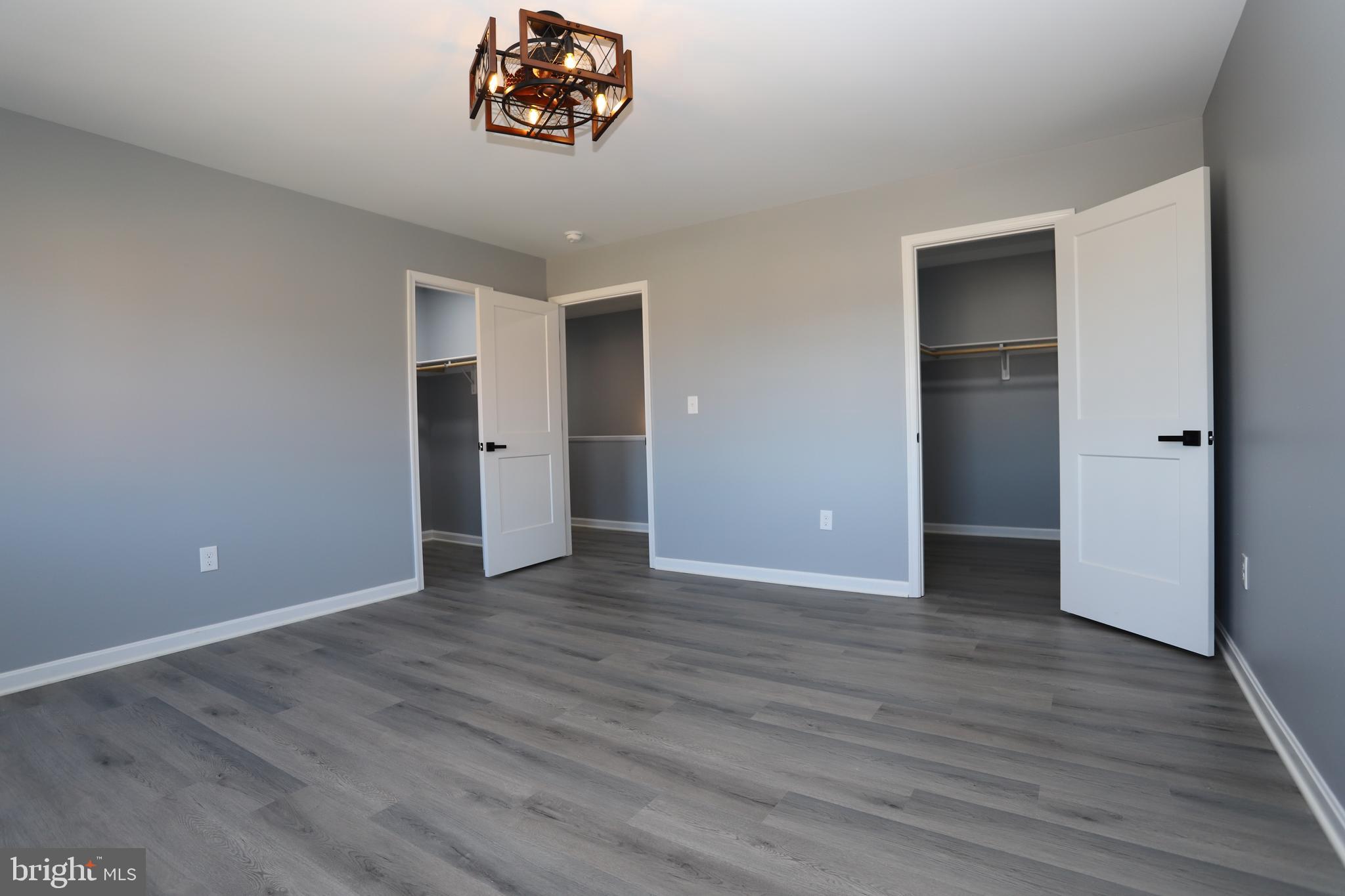 MEADOWBROOK - Residential