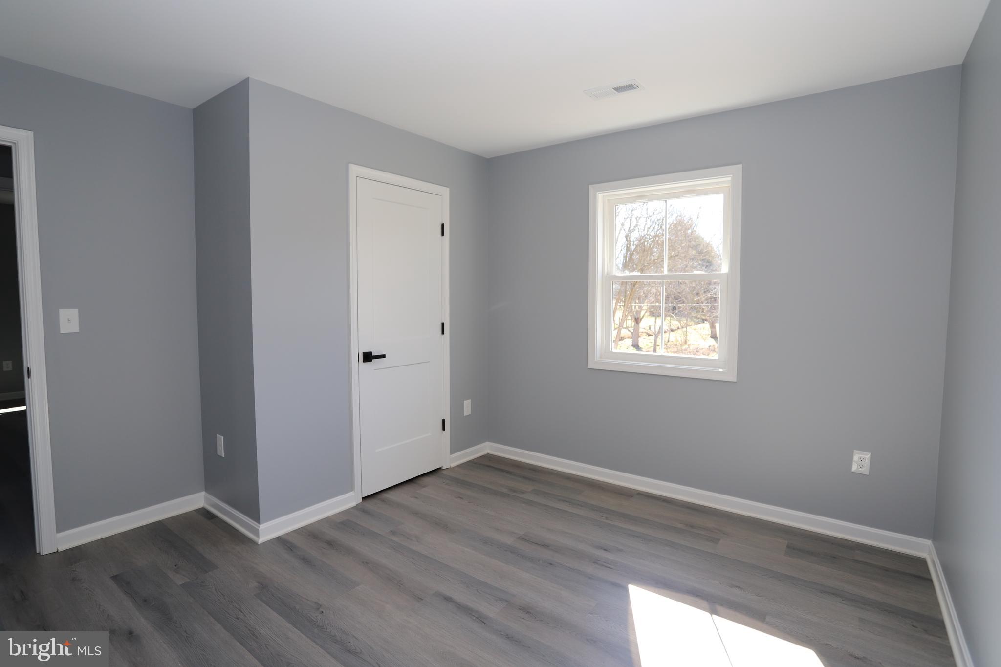 MEADOWBROOK - Residential