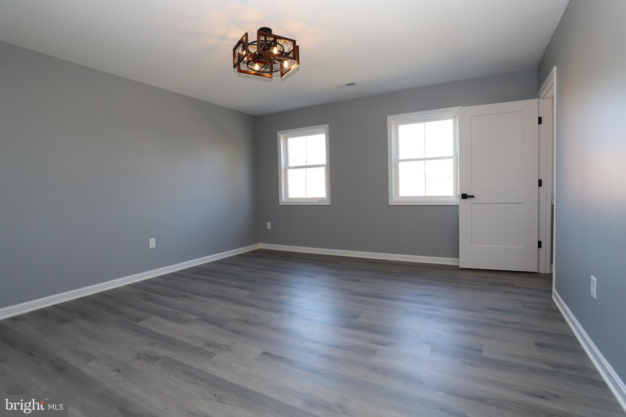 MEADOWBROOK - Residential