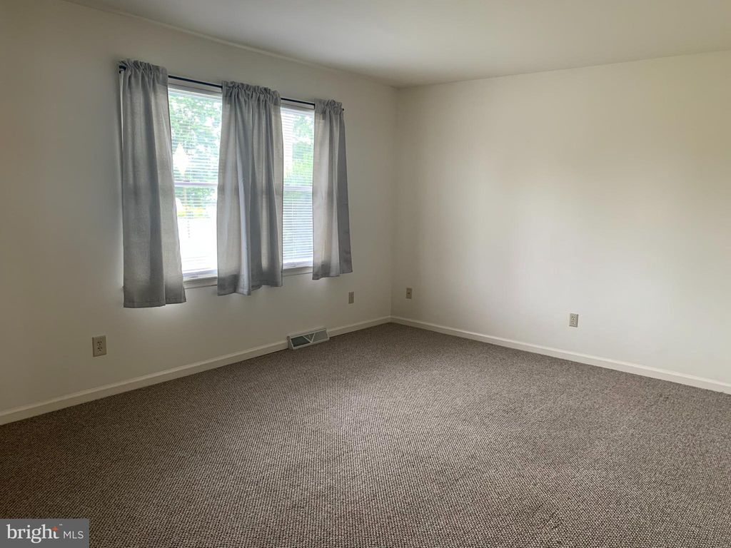 Photo of 207 N Linden Ave, GREENCASTLE, PA 17225 (MLS # PAFL2030546)