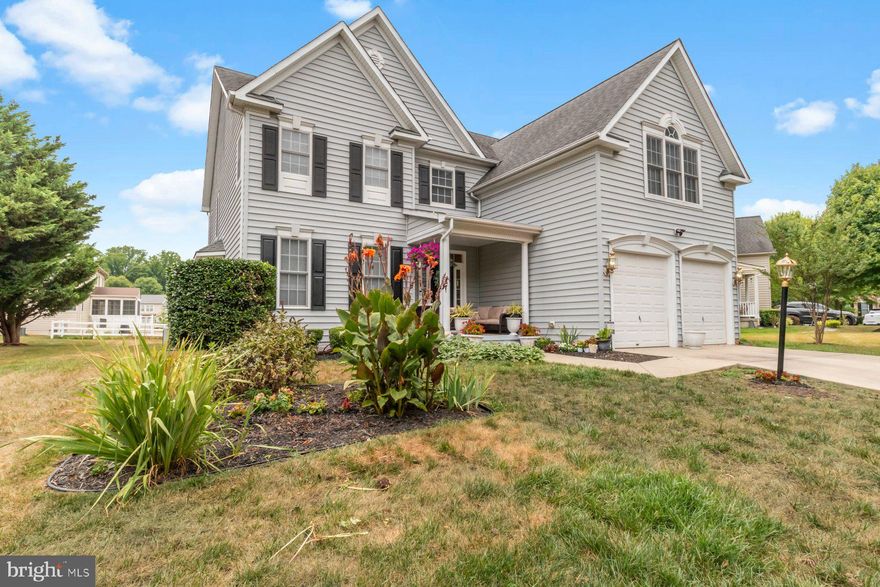 Beautifully maintained large multi-level home with almost 3600 sq. ft. of living space above ground. It has 4 bedrooms and 2.5 bathrooms, chefs eat-in kitchen with gorgeous cabinets and stainless steel appliances next to the sunroom. The master bedroom is huge with 3 large walk-in closets, a sitting room, and an ensuite bathroom with soaker tub.  It's priced below market and priced to sell quickly.