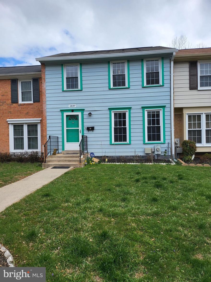 This is a beautiful 3 bedroom, 3.5 bath townhome with two assigned parking spaces, a nice kitchen, granite countertop and a finished walkout basement. 
This beautifully renovated home is in a great location close to the shopping center, MARC train, off Clopper Rd and Great Seneca Hwy and in a highly desirable school district. 
Lots of upgrades made within 6 years. Roof done 6 years ago, stainless steel appliances (second fridge conveys), only 4 year old paint, outside solar lights, siding painted 6 years ago.