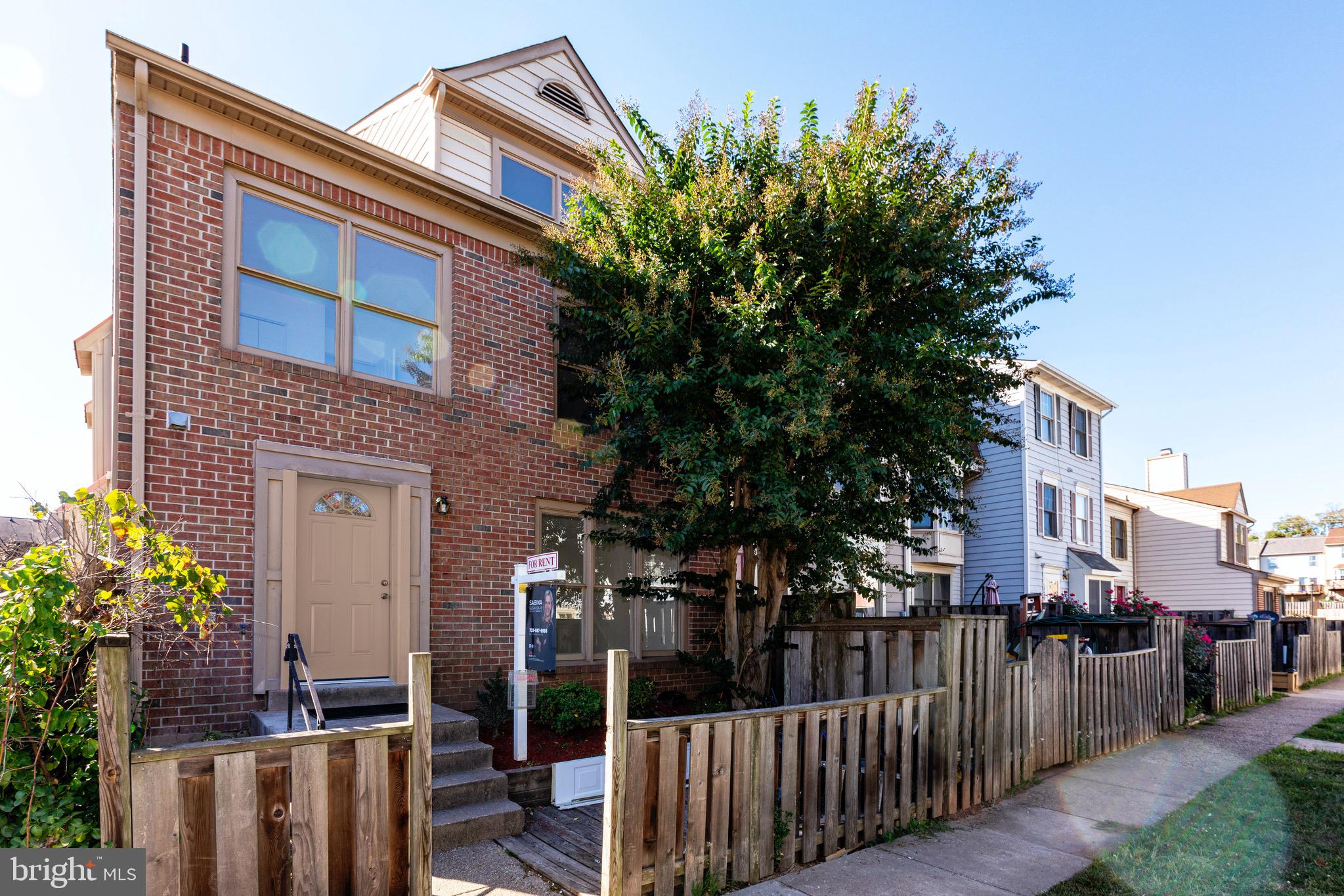 STONINGTON CONDOMINIUMS - Residential Lease