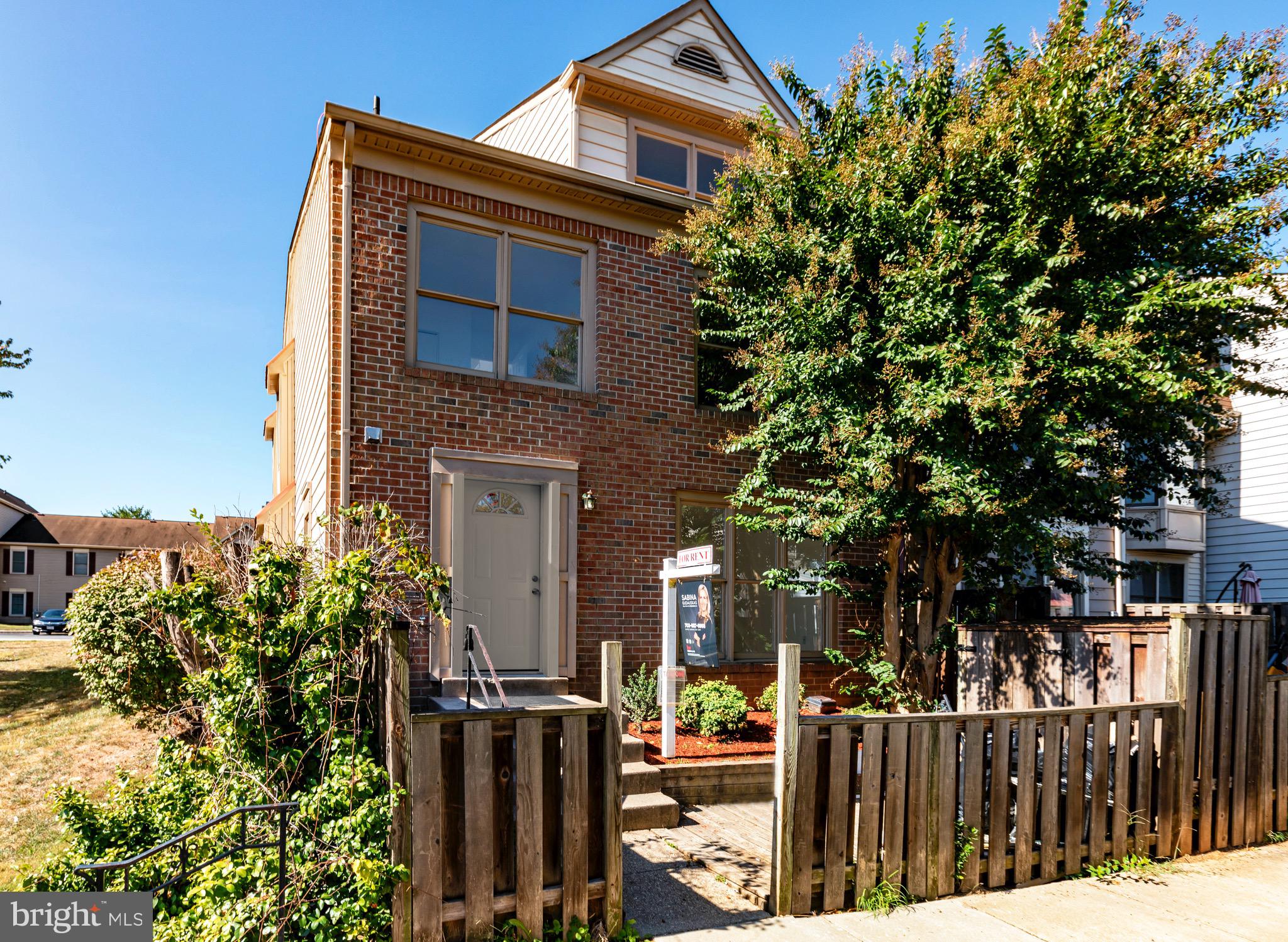 STONINGTON CONDOMINIUMS - Residential Lease