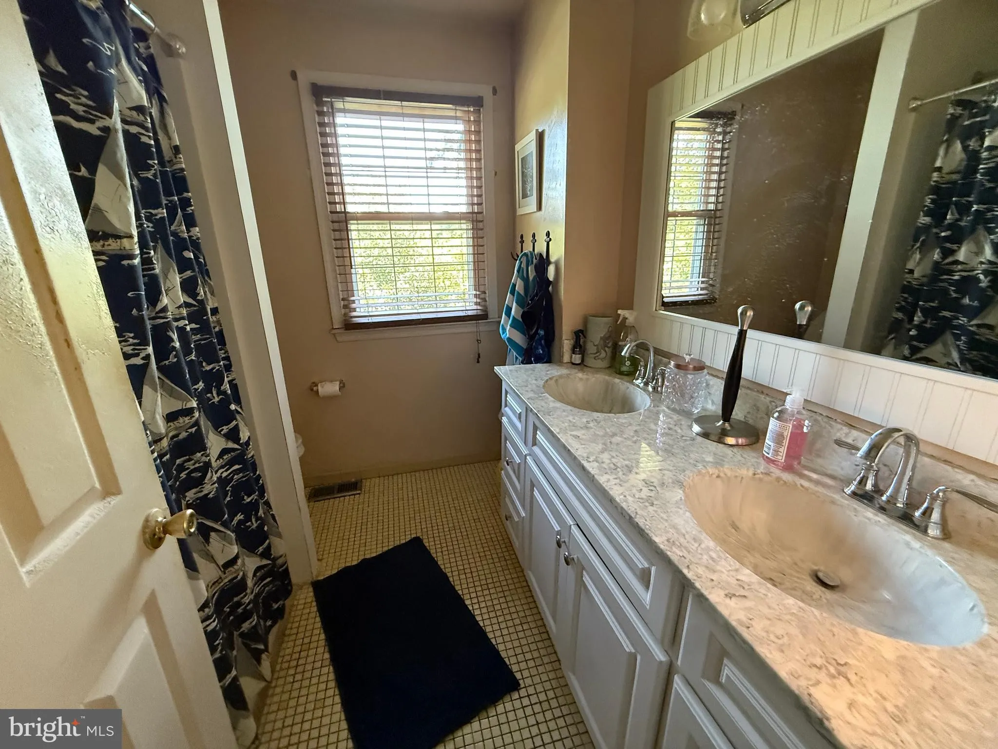 Woodbury, New Jersey 08096, United States, 6 Bedrooms Bedrooms, ,4 BathroomsBathrooms,Residential,Active,189200