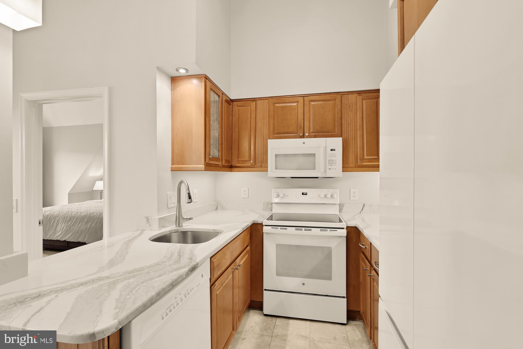 125 N LEE STREET DH501